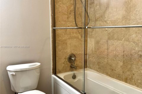 Снять в аренду кондоминиум в Майами, Флорида 1 спальня, 68.75м2, № 2030145 - фото 18