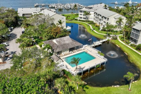 Copropriété à louer à Stuart, Floride: 2 chambres, 102.29 m2 № 1080674 - photo 1