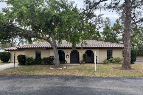 House in Nokomis, Florida 2 bedrooms, 139.17 sq.m. № 1723354 - photo 1