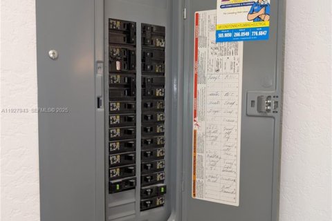 Купить кондоминиум в Лейк-Уорт, Флорида 3 спальни, 127.55м2, № 1989873 - фото 23