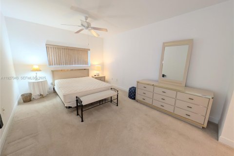 Купить кондоминиум в Лейк-Уорт, Флорида 3 спальни, 127.55м2, № 1989873 - фото 4