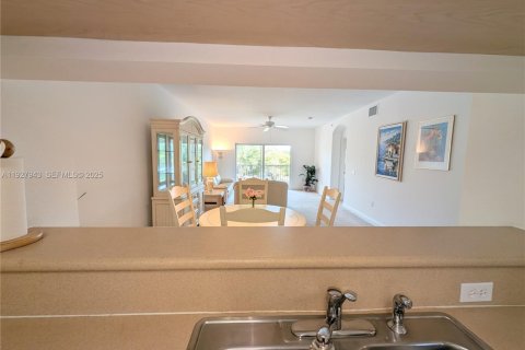 Купить кондоминиум в Лейк-Уорт, Флорида 3 спальни, 127.55м2, № 1989873 - фото 26