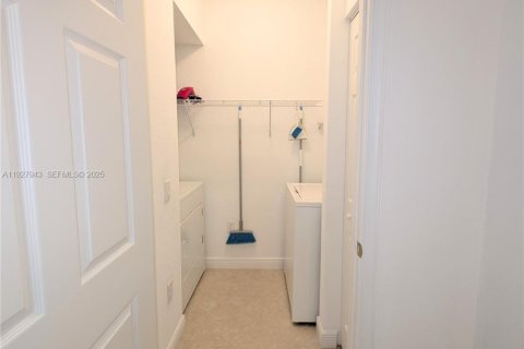 Купить кондоминиум в Лейк-Уорт, Флорида 3 спальни, 127.55м2, № 1989873 - фото 14