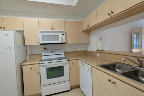 Купить кондоминиум в Лейк-Уорт, Флорида 3 спальни, 127.55м2, № 1989873 - фото 27