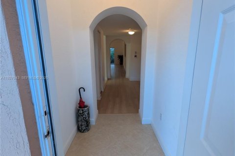 Купить кондоминиум в Лейк-Уорт, Флорида 3 спальни, 127.55м2, № 1989873 - фото 30