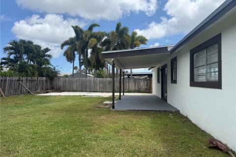 Villa ou maison à vendre à Homestead, Floride: 4 chambres, 134.62 m2 № 2001928 - photo 18