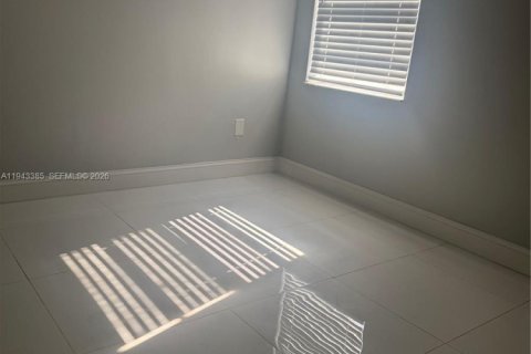 Casa en venta en Homestead, Florida, 4 dormitorios, 134.62 m2 № 2001928 - foto 5