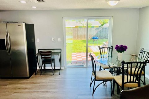 Villa ou maison à louer à Holiday, Floride: 2 chambres, 79.99 m2 № 2155574 - photo 6