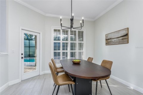 House in Tampa, Florida 5 bedrooms, 391.03 sq.m. № 2115190 - photo 13