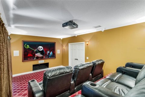 House in Tampa, Florida 5 bedrooms, 391.03 sq.m. № 2115190 - photo 3