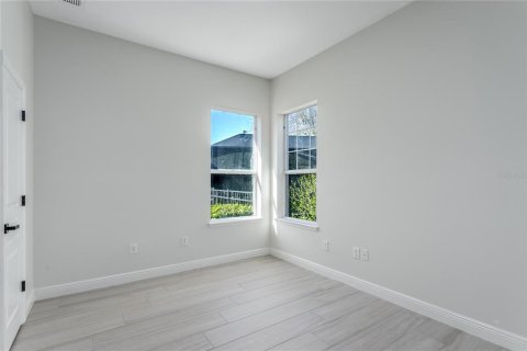House in Tampa, Florida 5 bedrooms, 391.03 sq.m. № 2115190 - photo 22