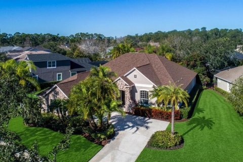 House in Tampa, Florida 5 bedrooms, 391.03 sq.m. № 2115190