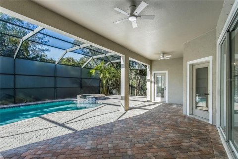 House in Tampa, Florida 5 bedrooms, 391.03 sq.m. № 2115190 - photo 30