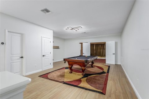 House in Tampa, Florida 5 bedrooms, 391.03 sq.m. № 2115190 - photo 23