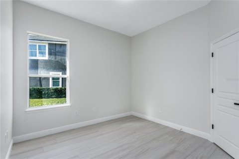 House in Tampa, Florida 5 bedrooms, 391.03 sq.m. № 2115190 - photo 19