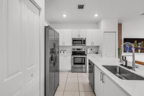 Townhouse in Coral Springs, Florida 3 bedrooms, 136.1 sq.m. № 2147134 - photo 15