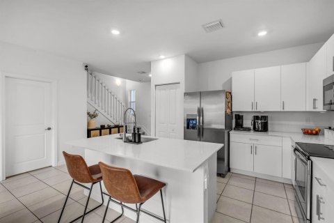 Townhouse in Coral Springs, Florida 3 bedrooms, 136.1 sq.m. № 2147134 - photo 13