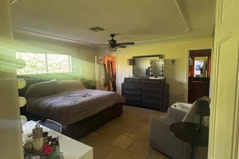 House in Lighthouse Point, Florida 3 bedrooms, 241.82 sq.m. № 2013881 - photo 27