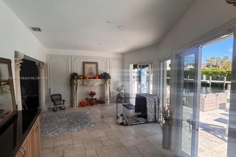 House in Lighthouse Point, Florida 3 bedrooms, 241.82 sq.m. № 2013881 - photo 14