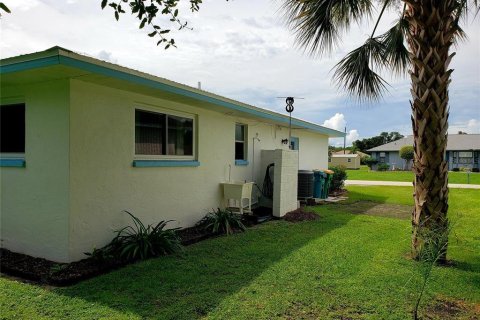 Casa en venta en Port Charlotte, Florida, 2 dormitorios, 100.15 m2 № 1904912 - foto 9