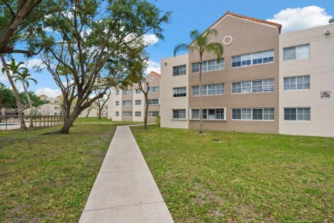 Condo à Hialeah, Floride, 2 chambres  № 2084652