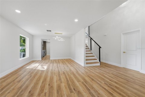 Villa ou maison à vendre à Orlando, Floride: 6 chambres, 256.5 m2 № 2415591 - photo 3