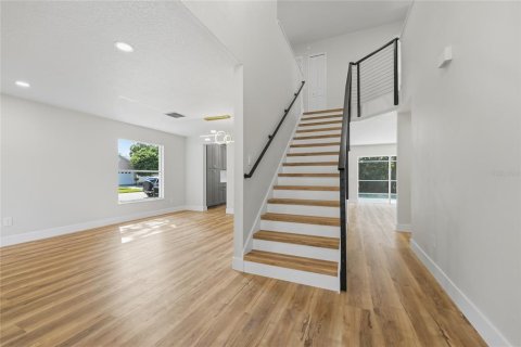 Villa ou maison à vendre à Orlando, Floride: 6 chambres, 256.5 m2 № 2415591 - photo 2