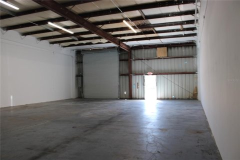 Commercial property in Tarpon Springs, Florida № 2215034 - photo 4
