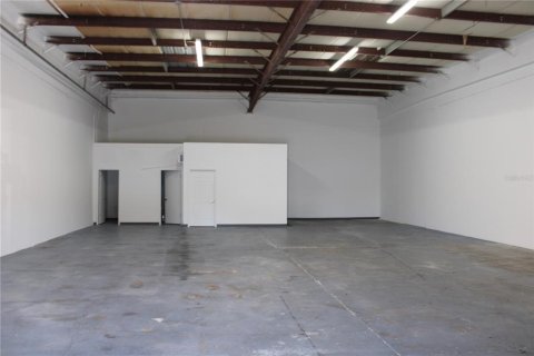 Commercial property in Tarpon Springs, Florida № 2215034 - photo 3