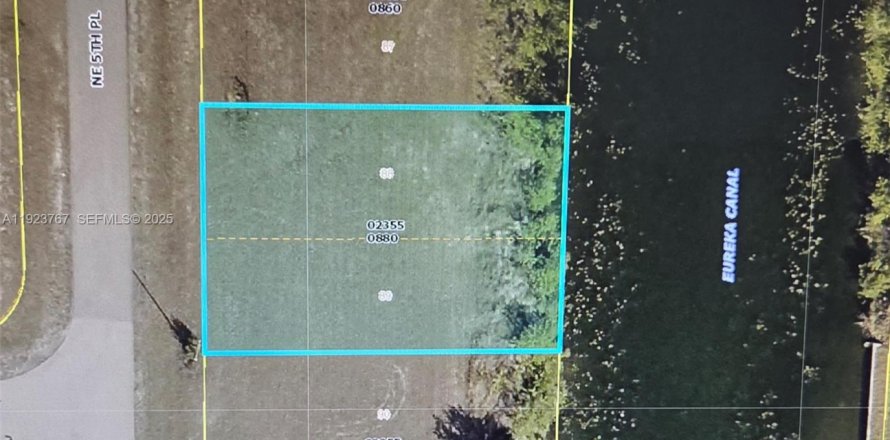 Terreno en Cape Coral, Florida № 1982008