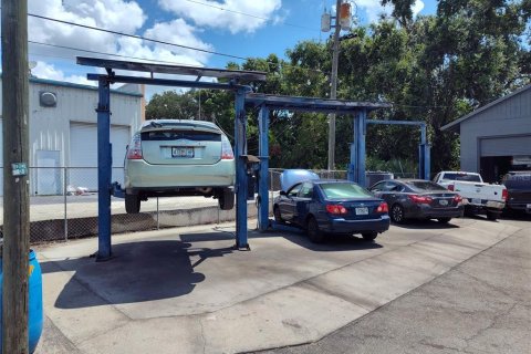 Propiedad comercial en venta en Seffner, Florida, 777.87 m2 № 1901171 - foto 4