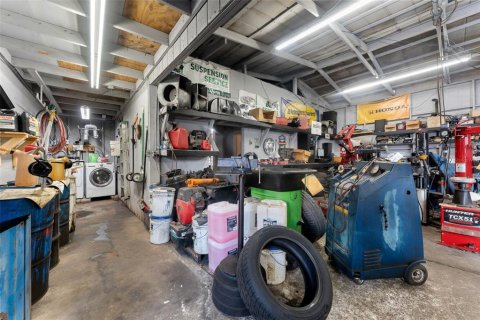 Propiedad comercial en venta en Seffner, Florida, 777.87 m2 № 1901171 - foto 17