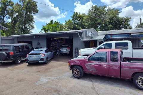 Propiedad comercial en venta en Seffner, Florida, 777.87 m2 № 1901171 - foto 5