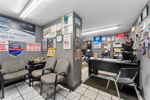 Propiedad comercial en venta en Seffner, Florida, 777.87 m2 № 1901171 - foto 22