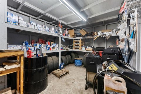 Propiedad comercial en venta en Seffner, Florida, 777.87 m2 № 1901171 - foto 16