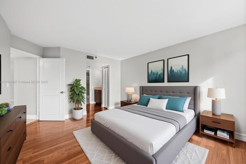 Купить кондоминиум в Майами, Флорида 2 спальни, 111.48м2, № 1957670 - фото 8
