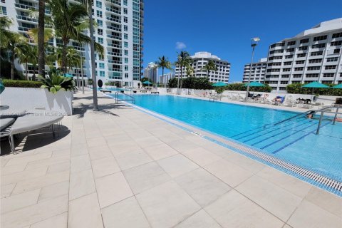 Condominio en alquiler en Miami, Florida, 1 dormitorio, 59.36 m2 № 1956513 - foto 13