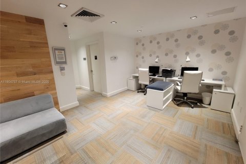 Condominio en alquiler en Miami, Florida, 1 dormitorio, 59.36 m2 № 1956513 - foto 18