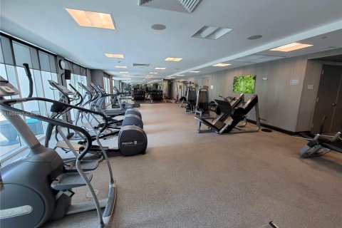 Condominio en alquiler en Miami, Florida, 1 dormitorio, 59.36 m2 № 1956513 - foto 17