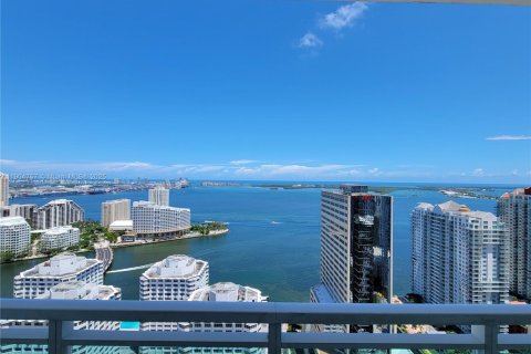 Condominio en alquiler en Miami, Florida, 1 dormitorio, 59.36 m2 № 1956513 - foto 1