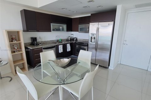 Condominio en alquiler en Miami, Florida, 1 dormitorio, 59.36 m2 № 1956513 - foto 8