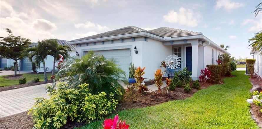 House in Englewood, Florida 3 bedrooms, 153.85 sq.m. № 1637188