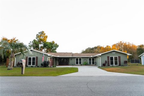 Casa en venta en Crystal River, Florida, 3 dormitorios, 204.01 m2 № 1562985 - foto 1