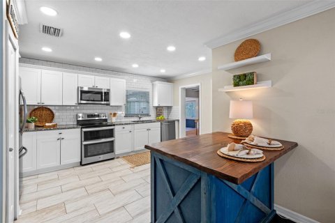 Casa en venta en Winter Park, Florida, 3 dormitorios, 146.14 m2 № 1898712 - foto 4