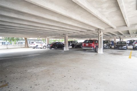 Commercial property in Miami, Florida № 2158496 - photo 3