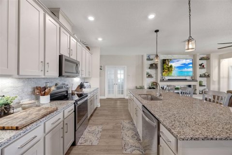 House in Palmetto, Florida 4 bedrooms, 228.17 sq.m. № 2227442 - photo 20