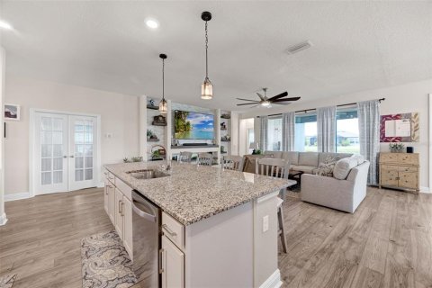 House in Palmetto, Florida 4 bedrooms, 228.17 sq.m. № 2227442 - photo 21