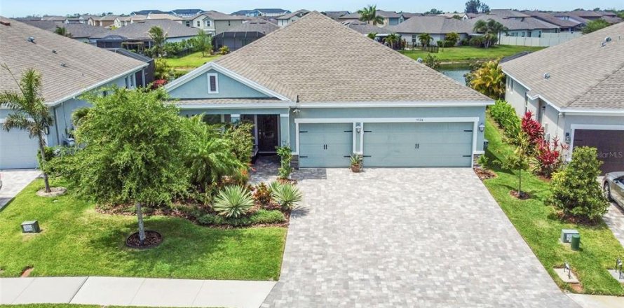House in Palmetto, Florida 4 bedrooms, 228.17 sq.m. № 2227442