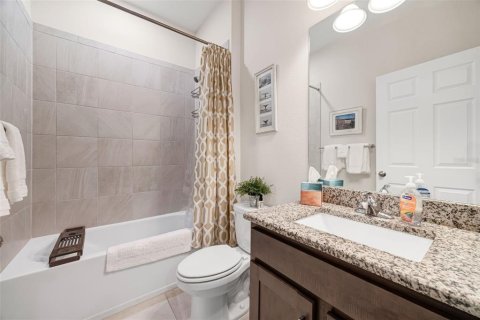 House in Palmetto, Florida 4 bedrooms, 228.17 sq.m. № 2227442 - photo 11