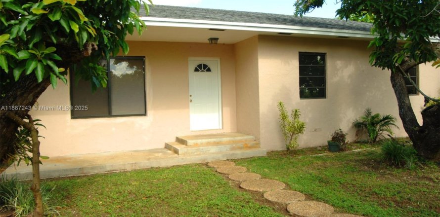 Дом в Хомстед, Флорида 2 спальни, 82.59м2 № 2037889